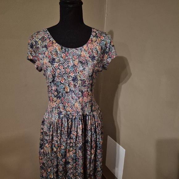 Peruvian Connection Dresses & Skirts - Peruvian Connection Floral Midi Dress - Multicolor millefiori  Sz S